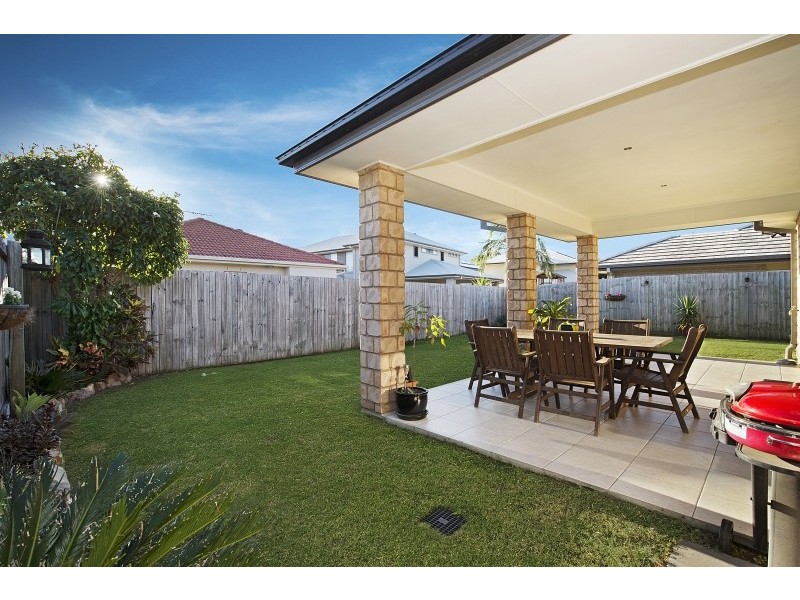 6 Backhousia Court, North Lakes QLD 4509