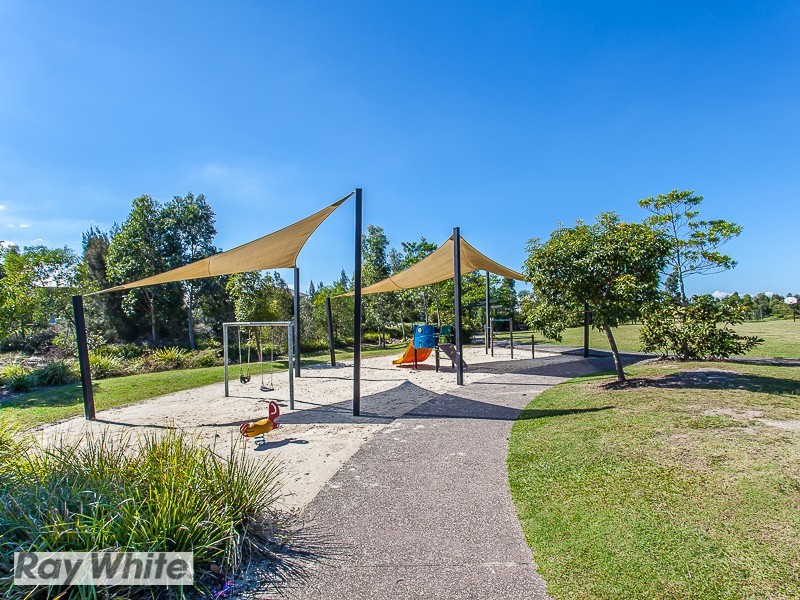 94 Nicklaus Parade, North Lakes QLD 4509