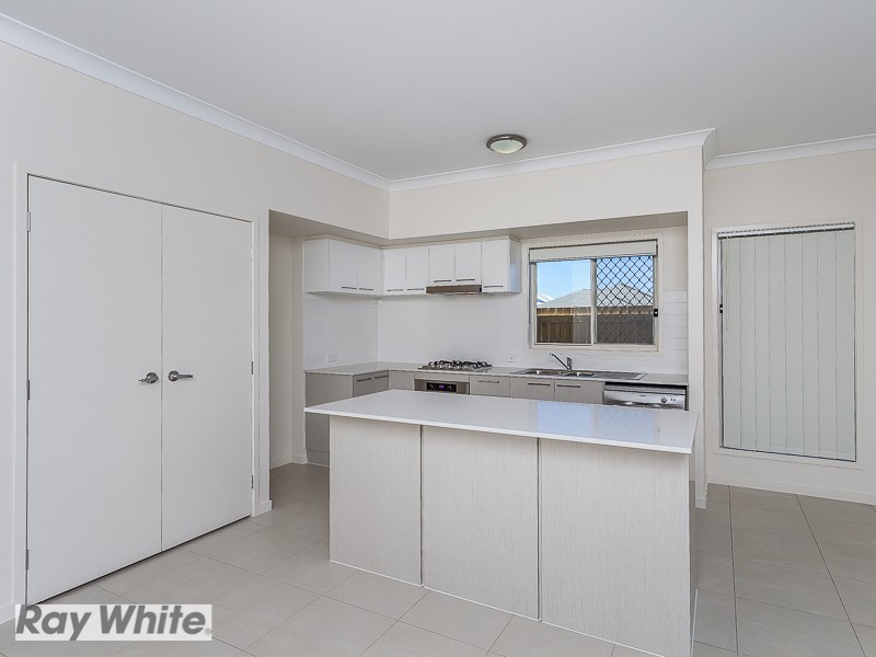 40 Mapleton Drive, North Lakes QLD 4509