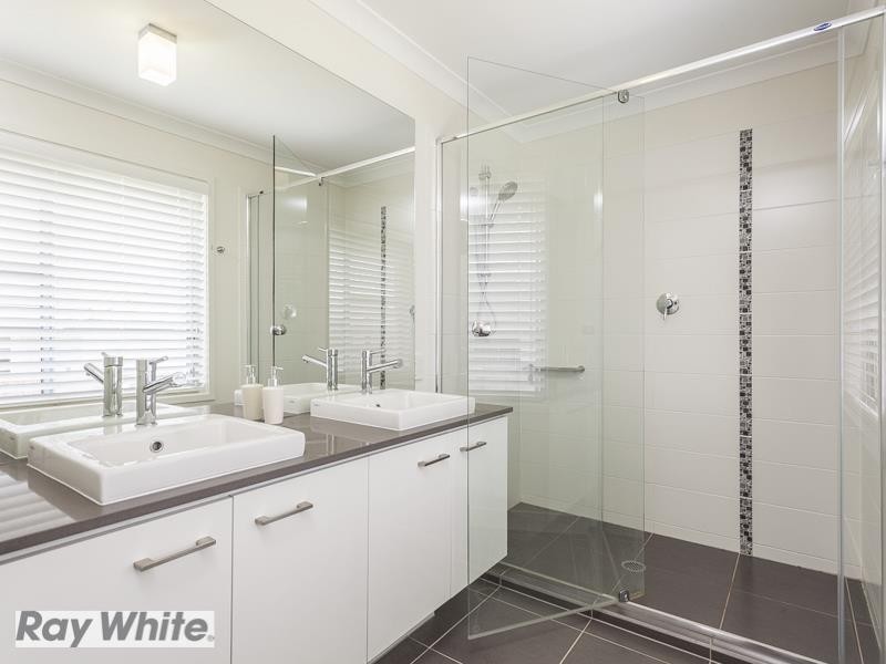 13 Lytham Circuit, North Lakes QLD 4509