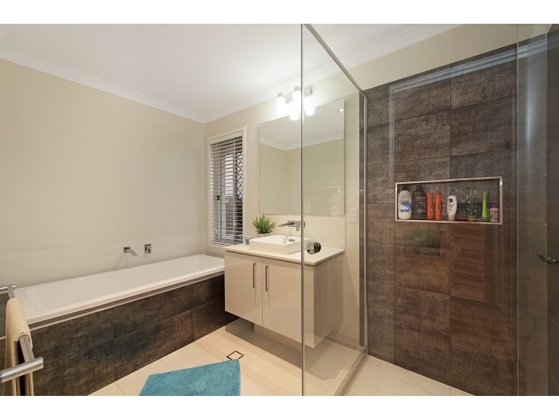 8 Capricorn Circuit, North Lakes QLD 4509