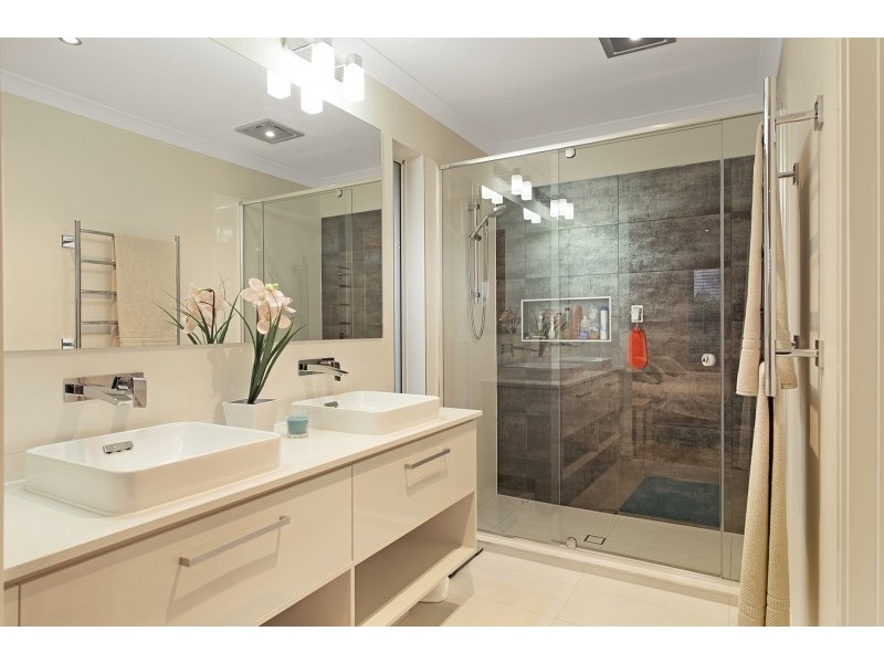 8 Capricorn Circuit, North Lakes QLD 4509