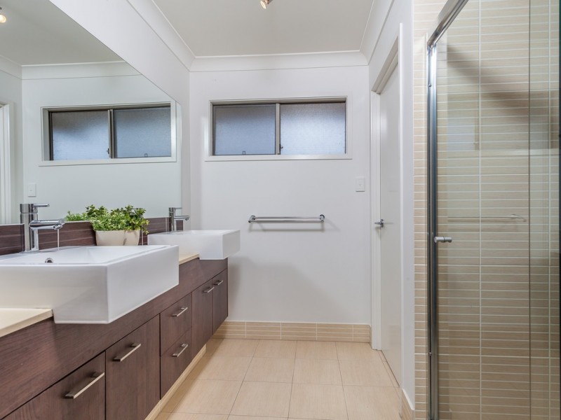 11 Elderflower Circuit, Griffin QLD 4503