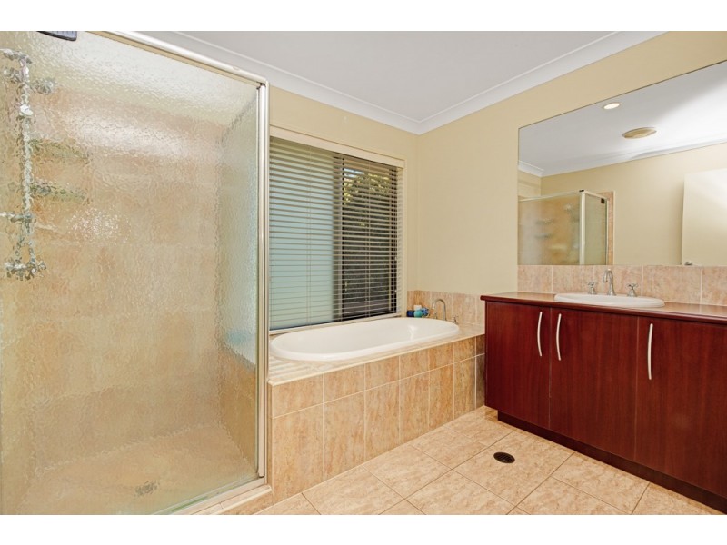 2 Morwell Crescent, North Lakes QLD 4509