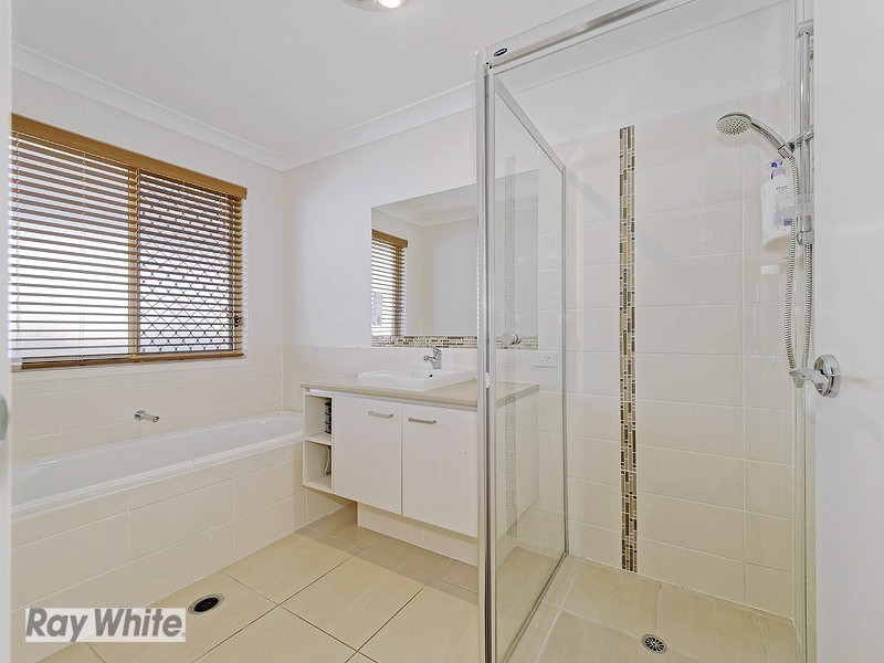 9 Sears Parade, North Lakes QLD 4509