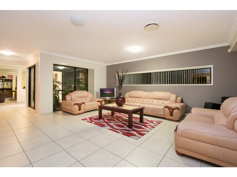 11 Riley Court, North Lakes QLD 4509
