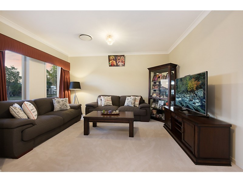 2 Satinay Parade, North Lakes QLD 4509