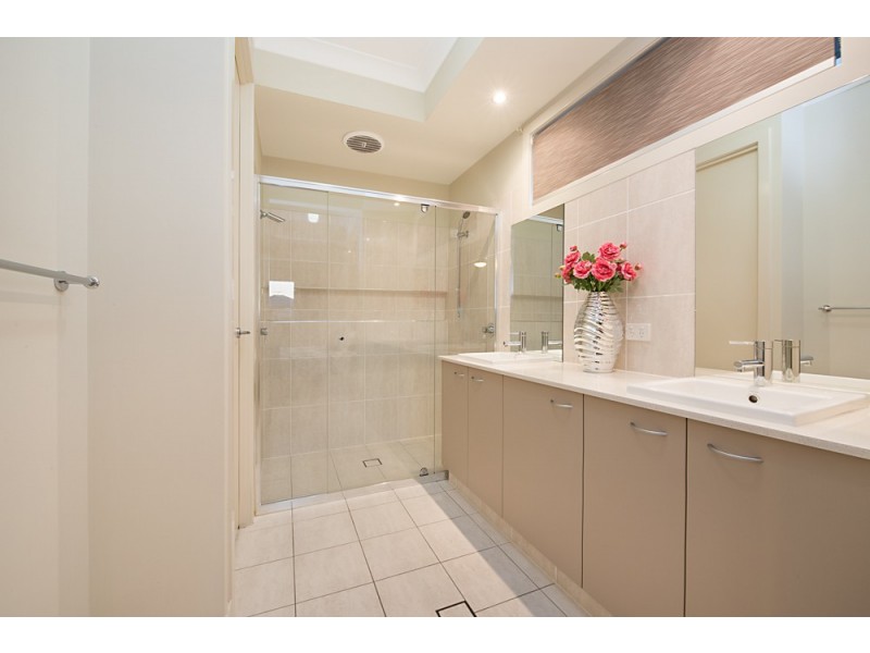 2 Satinay Parade, North Lakes QLD 4509