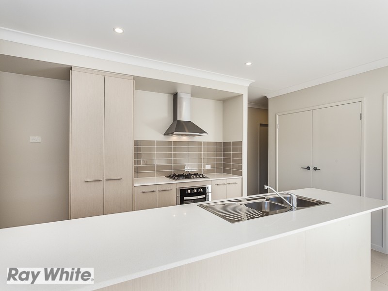 38 Mapleton Drive, North Lakes QLD 4509