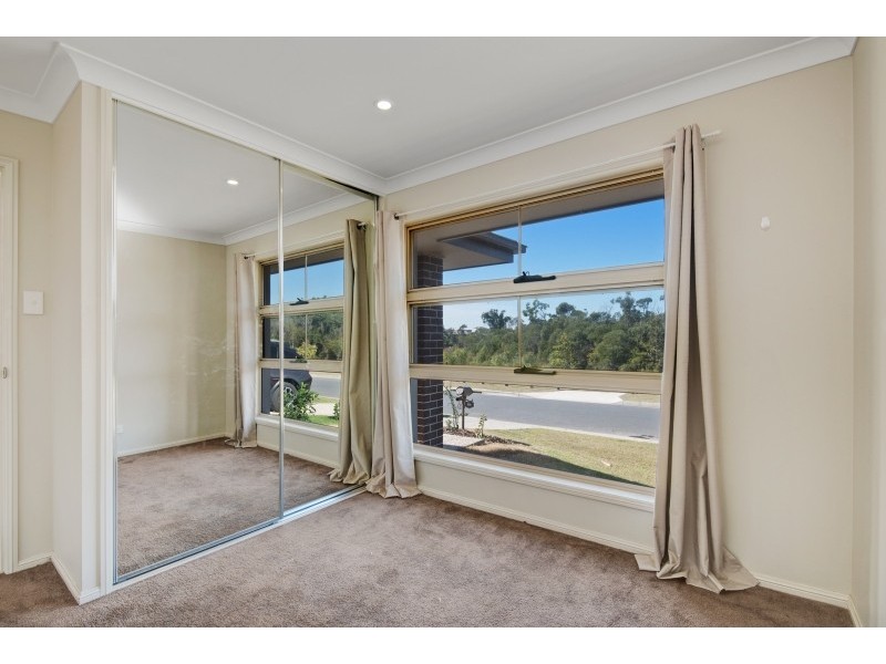14 Mapleton Drive, North Lakes QLD 4509