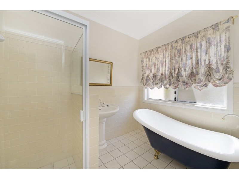28 Lochside Drive, North Lakes QLD 4509