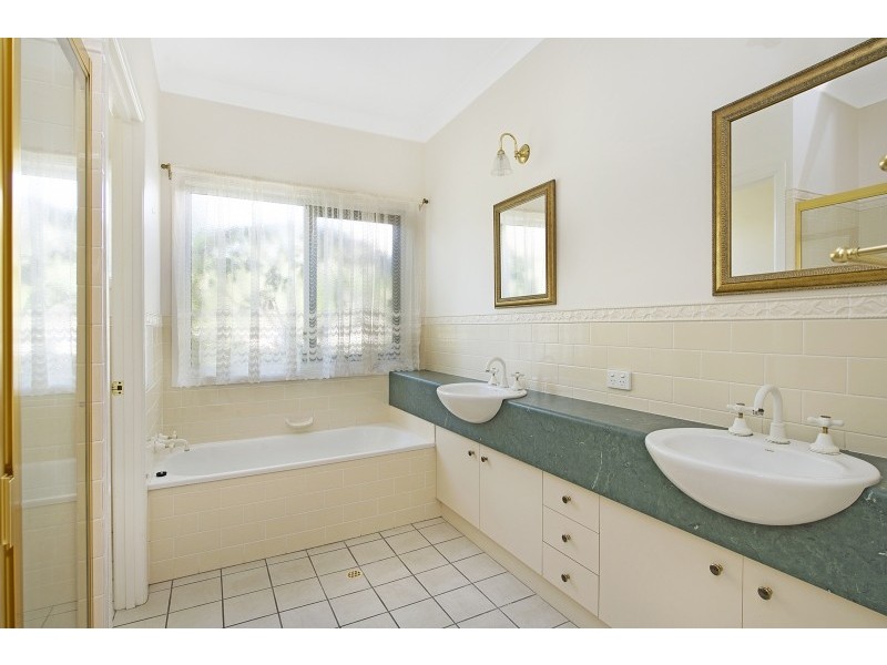 28 Lochside Drive, North Lakes QLD 4509