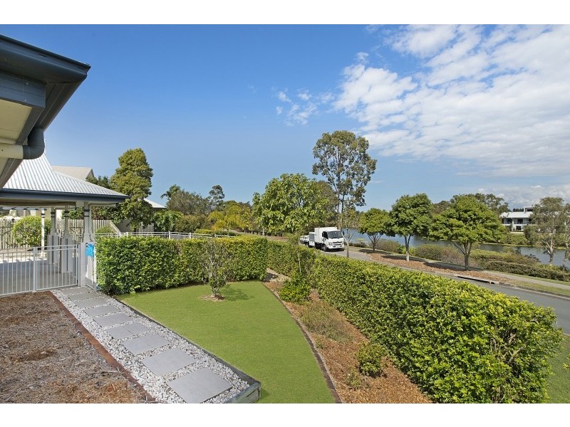 28 Lochside Drive, North Lakes QLD 4509