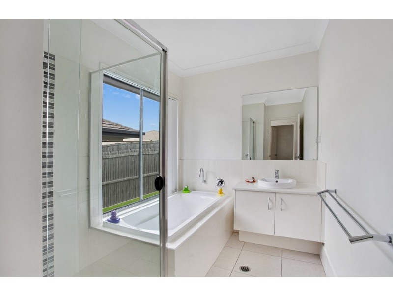 31 Friars Crescent, North Lakes QLD 4509