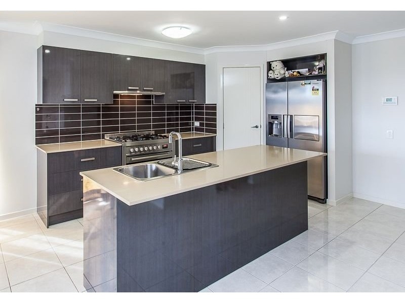 6 Kingston Court, North Lakes QLD 4509