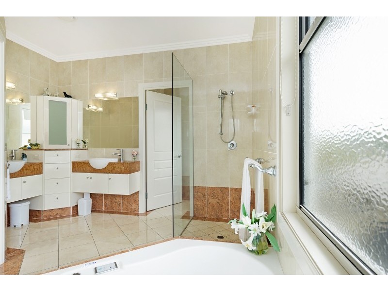 24 Sandpiper Avenue, North Lakes QLD 4509