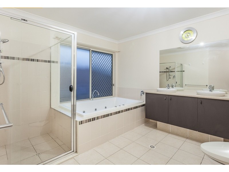 19 Kennedia Court, North Lakes QLD 4509