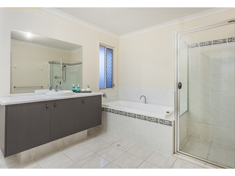 19 Kennedia Court, North Lakes QLD 4509