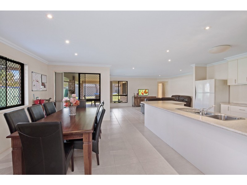 24 Ridgegarden Drive, Morayfield QLD 4506