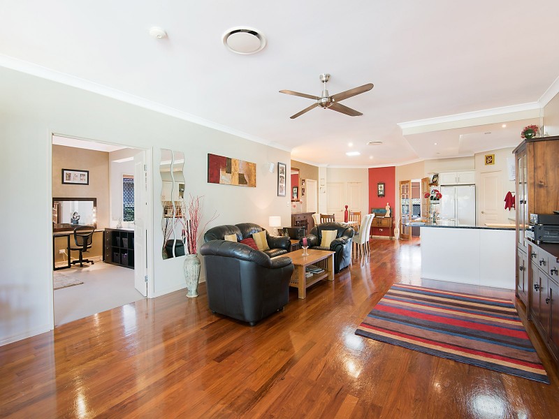 16 Hoya Close, North Lakes QLD 4509