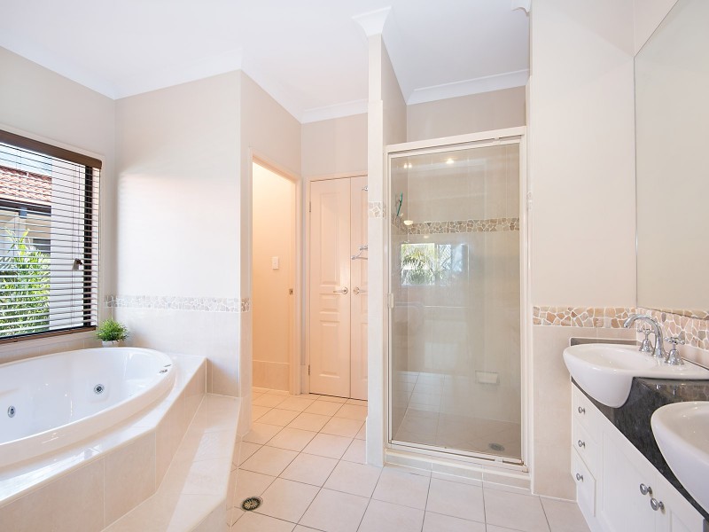 16 Hoya Close, North Lakes QLD 4509