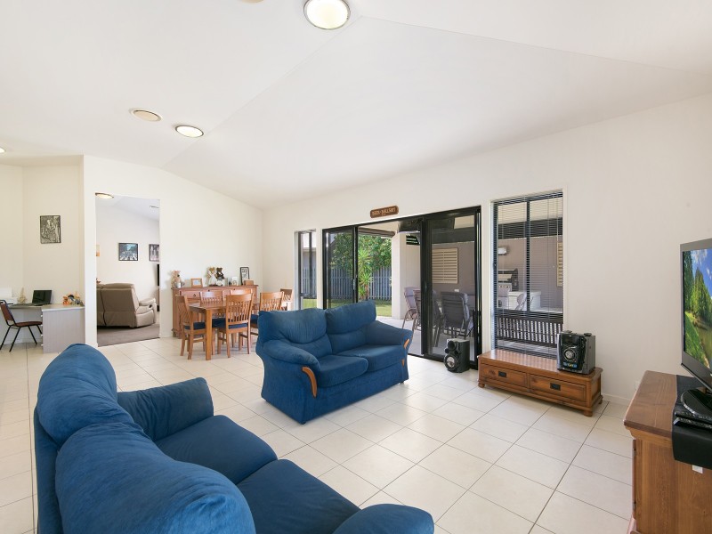 8 Grebe Circuit, North Lakes QLD 4509