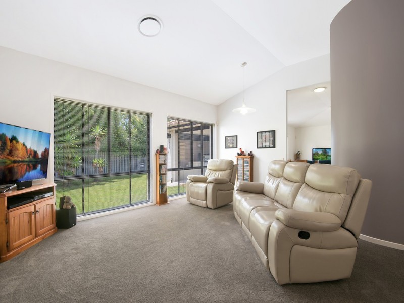 8 Grebe Circuit, North Lakes QLD 4509