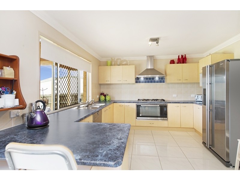 5 Townsville Cr, Deception Bay QLD 4508