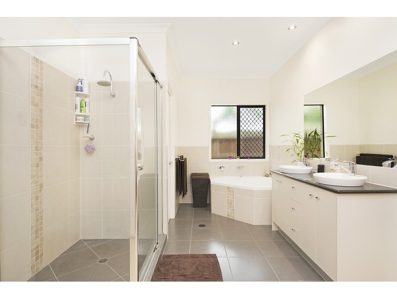 1 Appleby Close, North Lakes QLD 4509