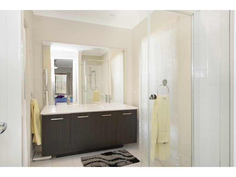109 Mackintosh Drive, North Lakes QLD 4509