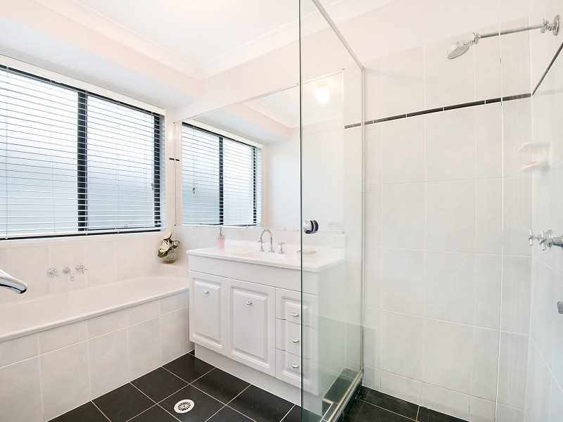 33 Turnstone Circuit, North Lakes QLD 4509