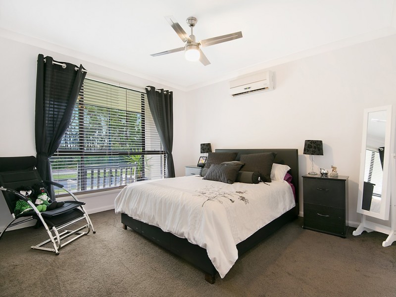 33 Turnstone Circuit, North Lakes QLD 4509