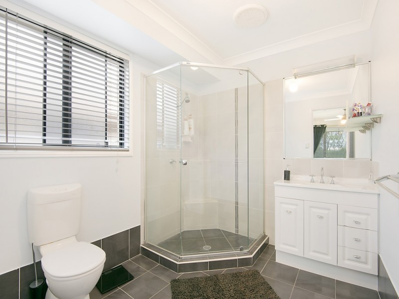 33 Turnstone Circuit, North Lakes QLD 4509