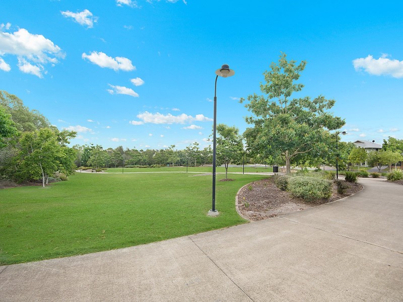 33 Turnstone Circuit, North Lakes QLD 4509