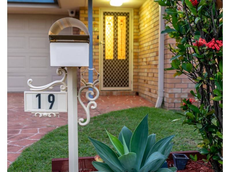 19 Moorrinya Circuit, North Lakes QLD 4509