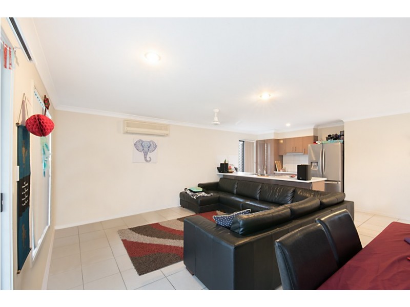 8 Friars Crescent, North Lakes QLD 4509