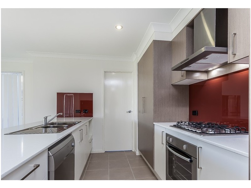50 Mapleton Drive, North Lakes QLD 4509