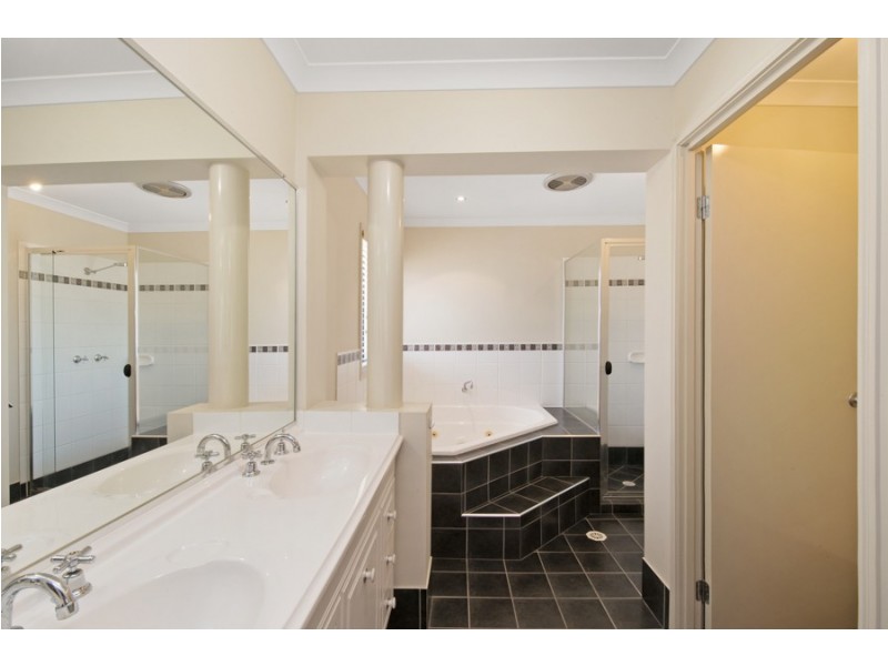 5 Pearson Court, North Lakes QLD 4509