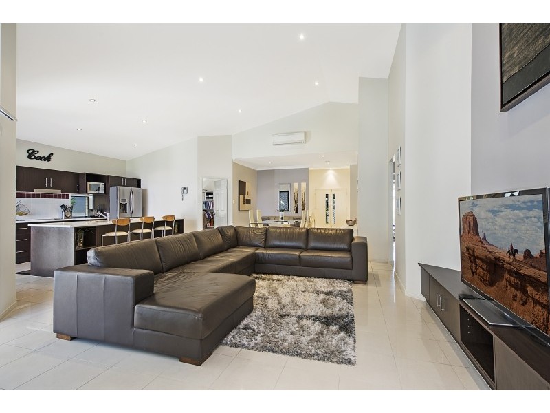 6 Burgan Place, North Lakes QLD 4509