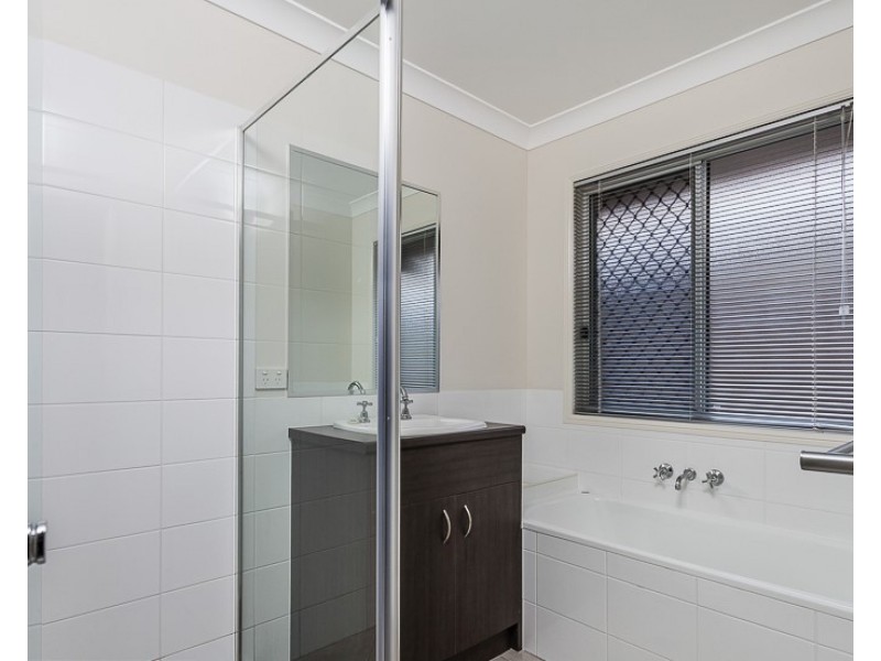 19 Williams Crescent, North Lakes QLD 4509