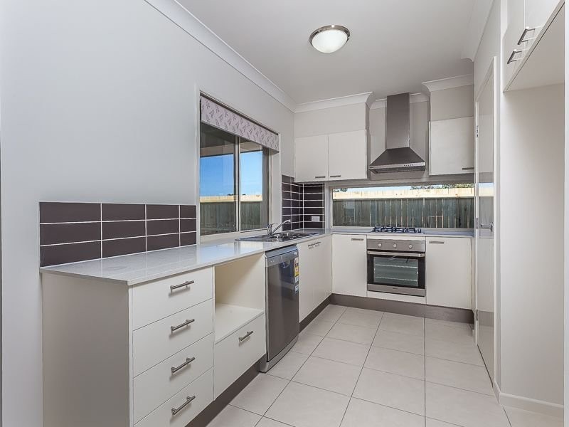 2 Shoreacres Street, North Lakes QLD 4509