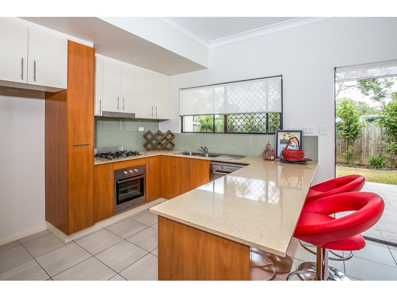 2/12 Seeney Street, Zillmere QLD 4034