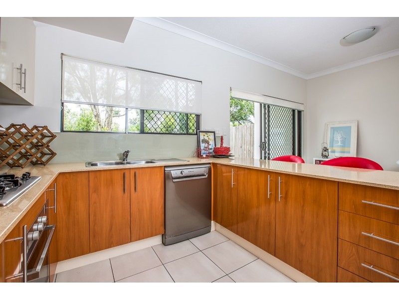 2/12 Seeney Street, Zillmere QLD 4034