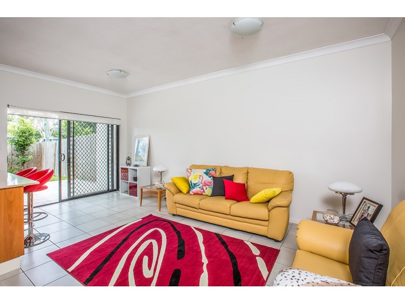 2/12 Seeney Street, Zillmere QLD 4034