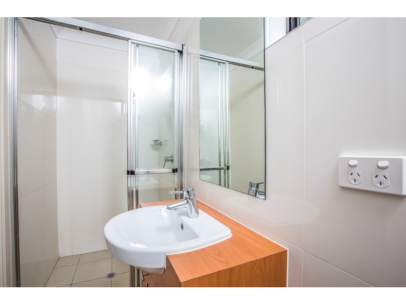 2/12 Seeney Street, Zillmere QLD 4034