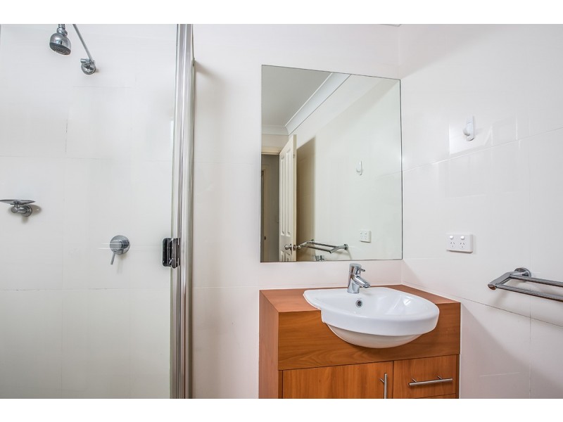 2/12 Seeney Street, Zillmere QLD 4034