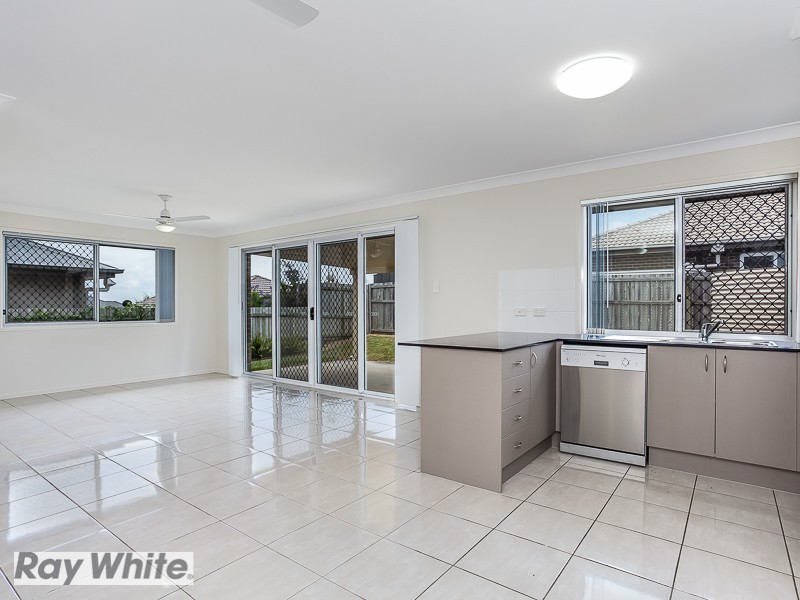 19 Williams Crescent., North Lakes QLD 4509