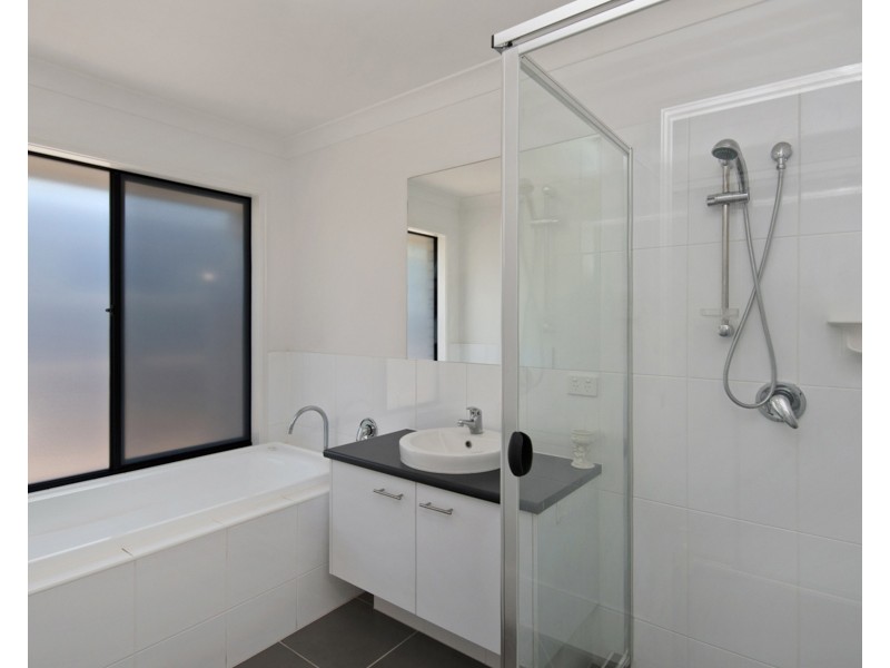 12 Shimao Crescent, North Lakes QLD 4509