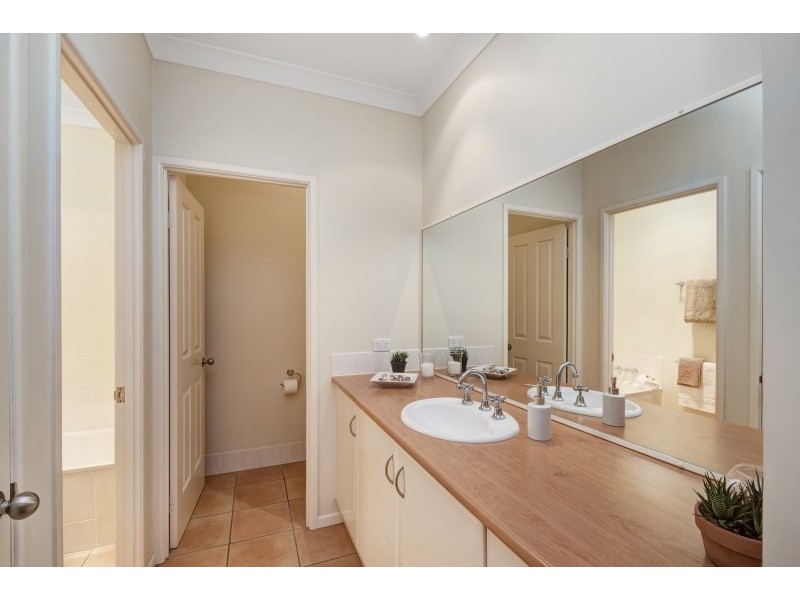 12 Alexandra Avenue, North Lakes QLD 4509