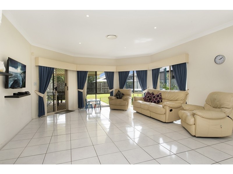 1 Redcedar Street, North Lakes QLD 4509